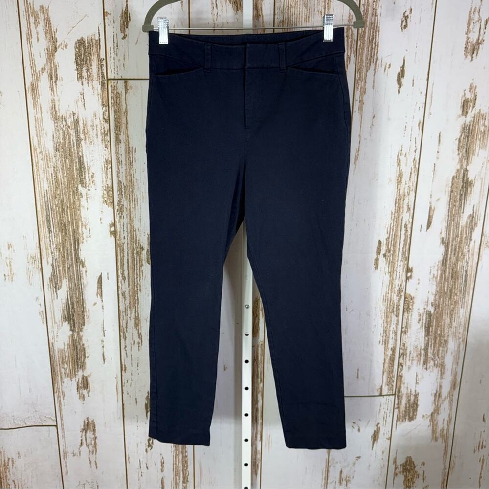 Old Navy High Rise Pixie Skinny Pants - Navy Blue. Size 8. Excellent condition!